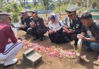 Polres-Malang-Ziarah-ke-Makam-Korban-Peristiwa-Kanjuruhan-di-Hari-Bhayangkara-ke-–-78