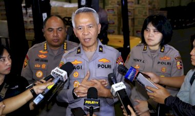 Slog-Polri-Percepat-Distribusi-Bantuan-ke-Tiga-Provinsi-Terdampak-Bencana-Melalui-Jalur-Udara-dan-Laut