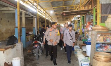 Jelang-Idul-Fitri-Kapolres-Probolinggo-Cek-Harga-dan-Ketersediaan-Bahan-Pangan