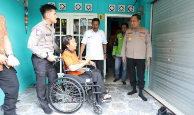 Sentuh-Hati!-Aksi-Cepat-Polres-Gresik-Selamatkan-Ekonomi-Keluarga-Driver-Ojol-Korban-Kecelakaan