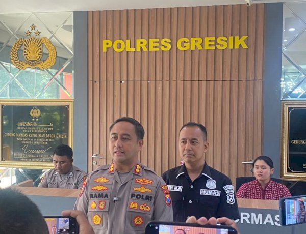 Kapolres Gresik Turun Tangan Respons Isak Tangis Warga Korban Pemerasan DC Pinjol