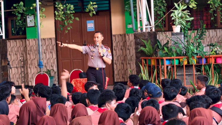 Polresta-Sidoarjo-Ajak-Pelajar-Giat-Belajar-untuk-Cegah-Radikalisme-dan-Bullying