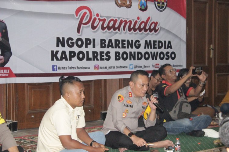 Awali Tugas, Kapolres Bondowoso Bersama Media Gelar Piramida untuk Harkamtibmas