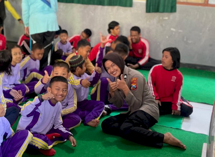 Peringati Hari Jadi ke-76 Polwan Polres Jember Berbagi Kebahagiaan Bersama Penyandang Disabilitas di SDLB