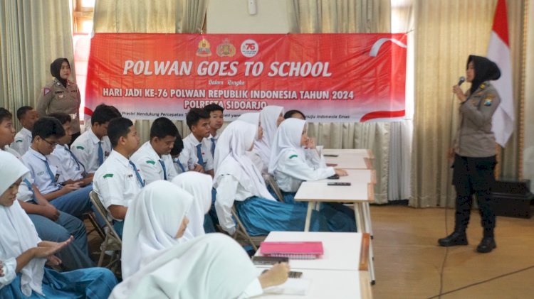 Polwan Sidoarjo Goes to School